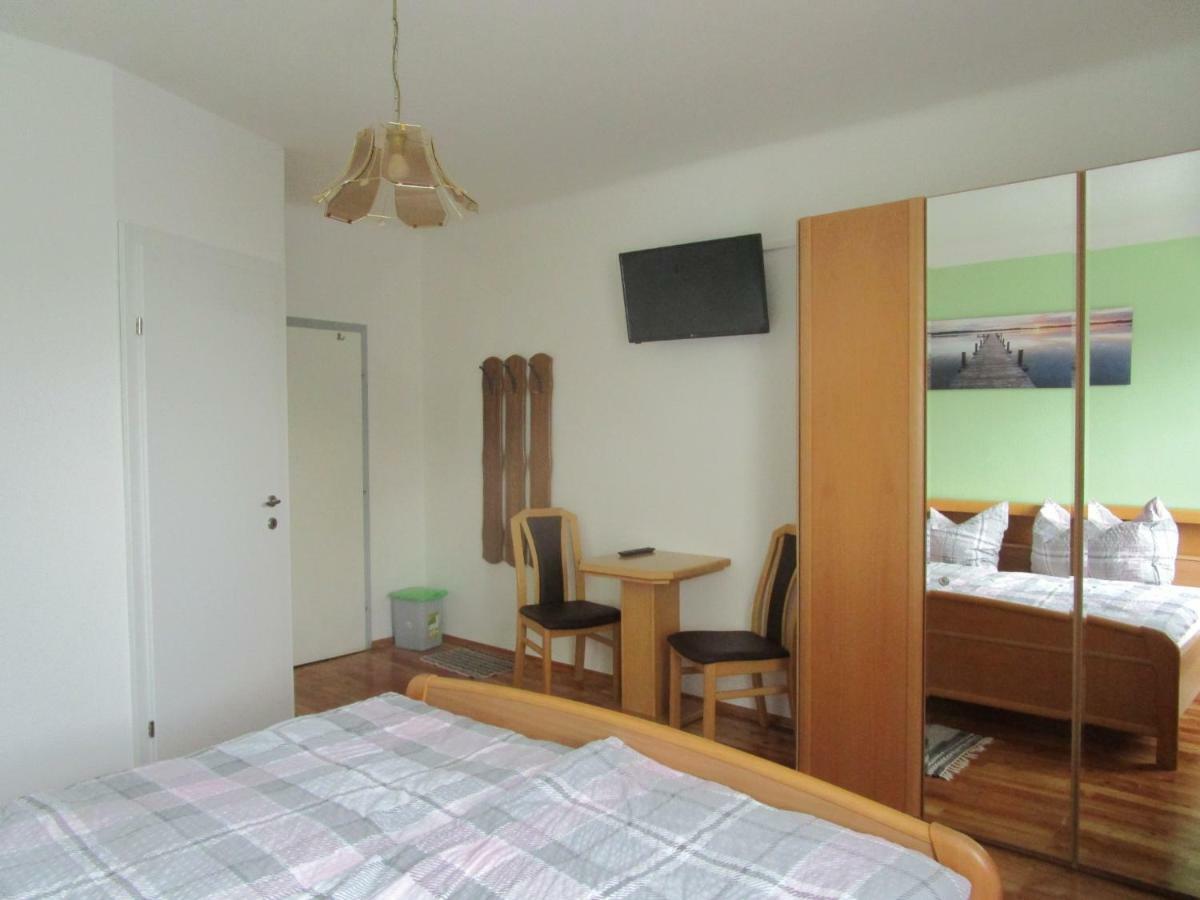 Dorfwirtshaus Rauch Hotel Eschabruck Екстериор снимка