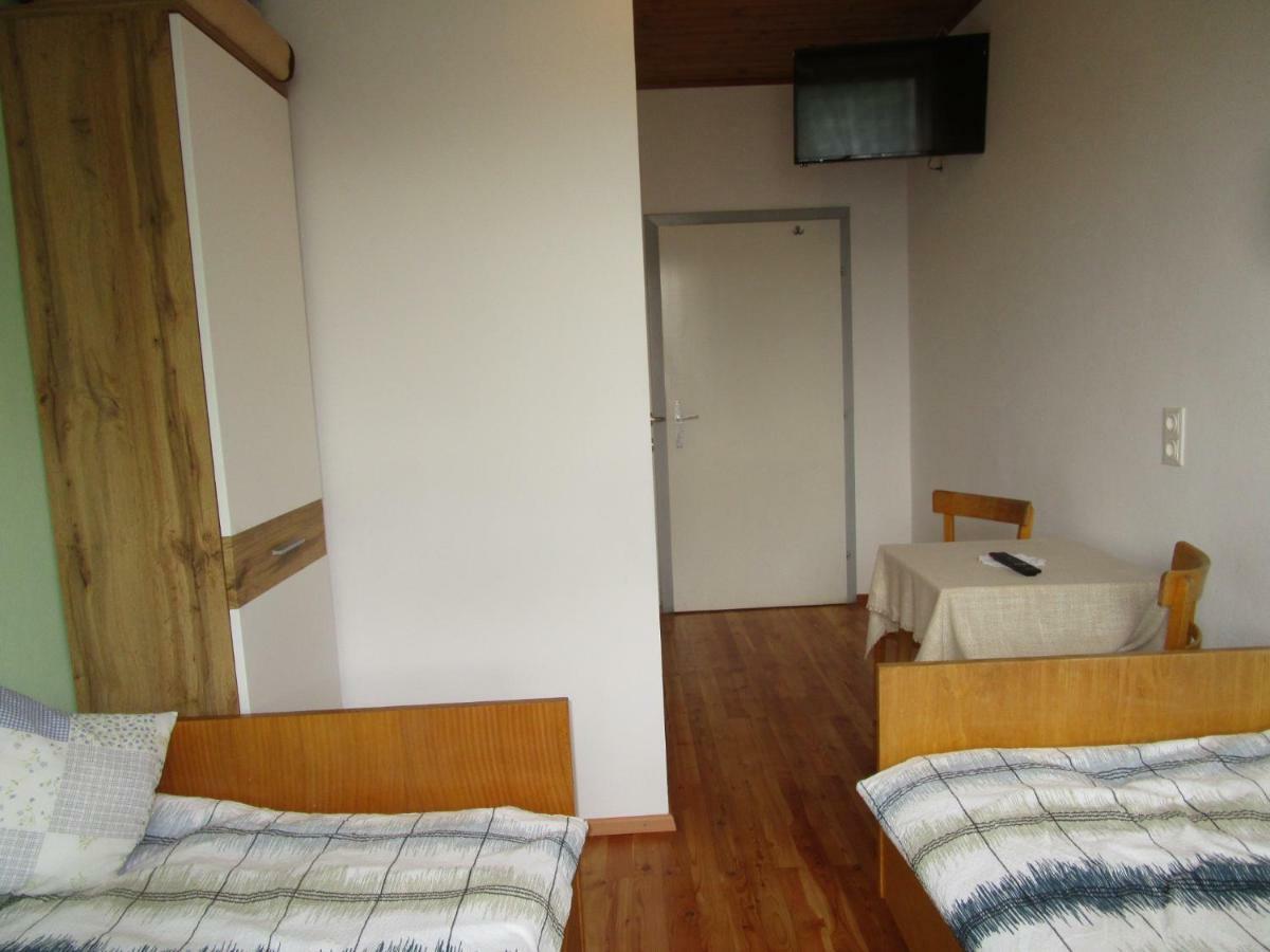 Dorfwirtshaus Rauch Hotel Eschabruck Екстериор снимка