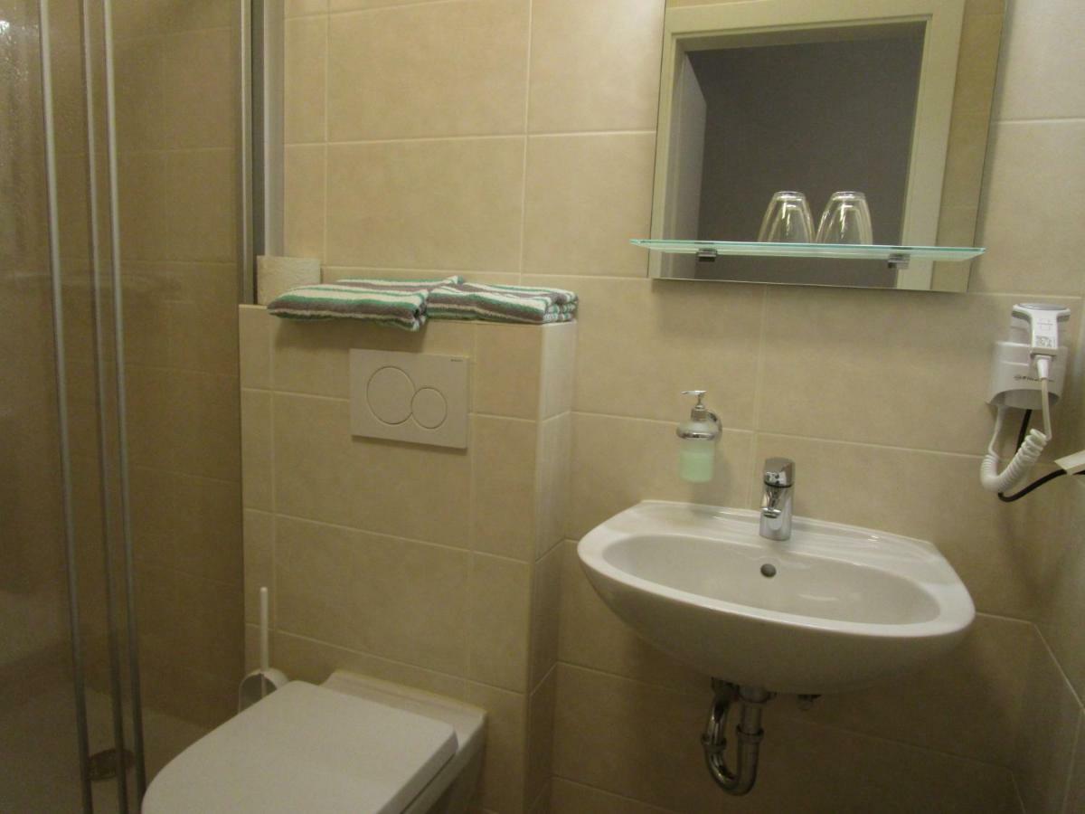 Dorfwirtshaus Rauch Hotel Eschabruck Екстериор снимка